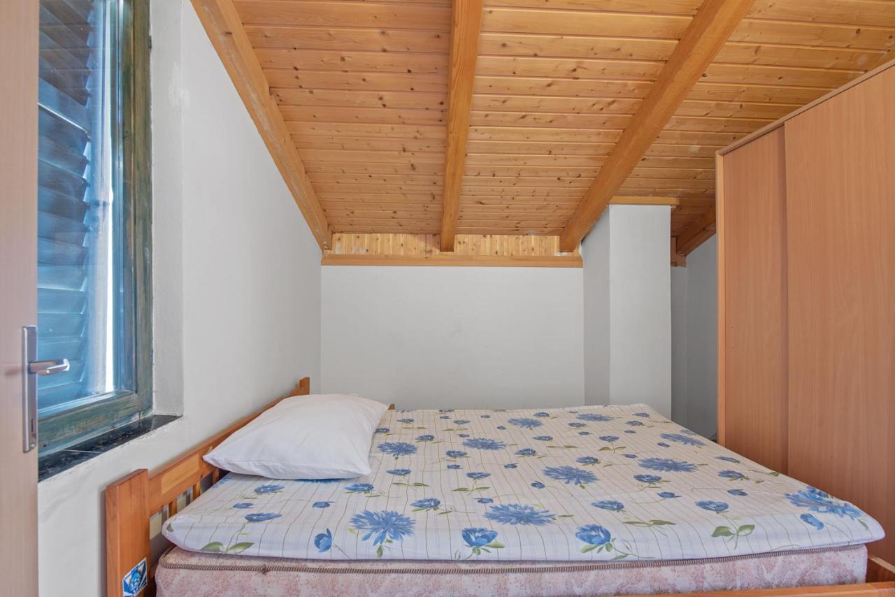 House Mirta Villa Pasman Exterior photo